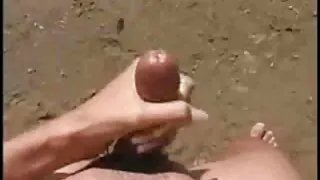 Kuum ja kirglik tibi liigub oma prillid kukk