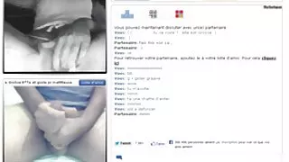 Ilus tüdruk masturbated tuss kaamera ees
