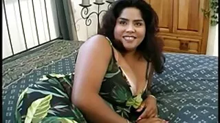 Blond andis ebony Kukk Üles Tema põlevad pilu