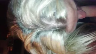 Enesekindel mees fucks naise perse koos oma pipar