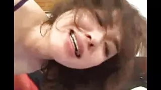 Tight-eyed girl moans alates kukk levik