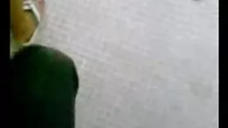 Latina masturbates bassein õue alusel pakkumise päike