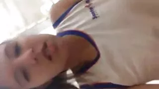 Lemmik tüdruk SPI fucks in pussy ja sitapea